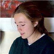 Insegnante di Francese, ho fatto tre anni di filosofia a Parigi, e puoi sono venuta a Firenze per studiare la pittura. Sono dinamica et motivata per insegnare la mia lingua !
